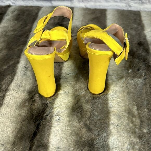 Super cute yellow platforms, brand new. - Picture 7 of 11